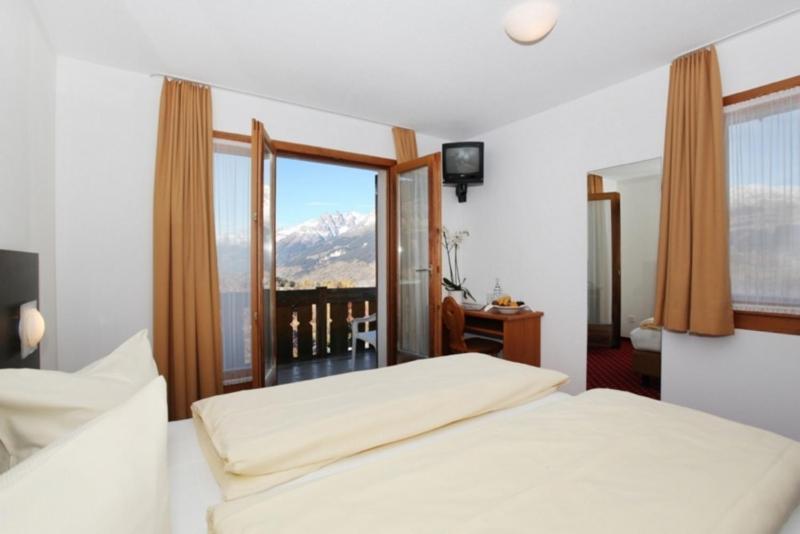 Hotel Central Obersaxen Luaran gambar