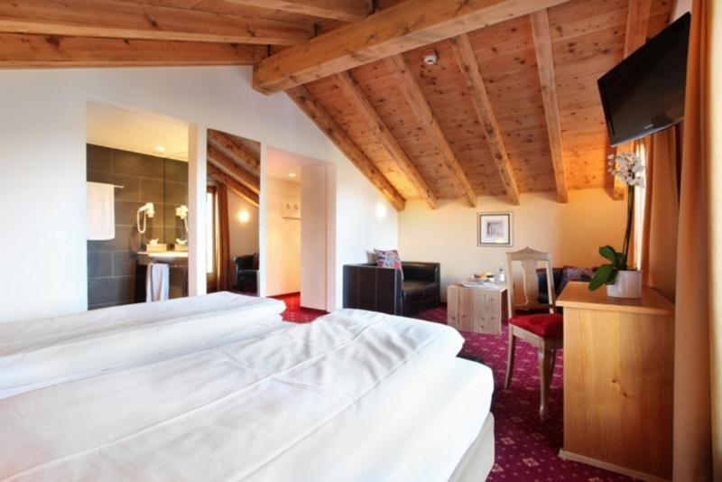 Hotel Central Obersaxen Luaran gambar