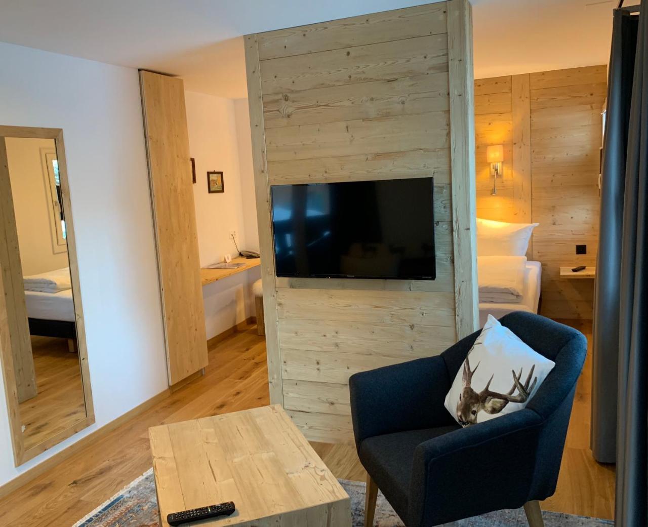 Hotel Central Obersaxen Luaran gambar